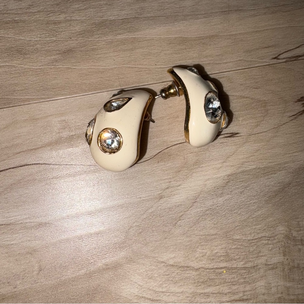 Chic Cream and Gold Crystal Earrings